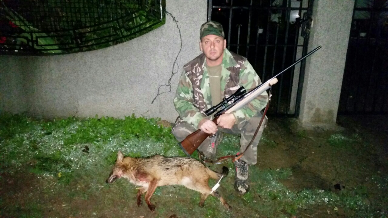 Jovica Milošević sa odstreljenom lisicom